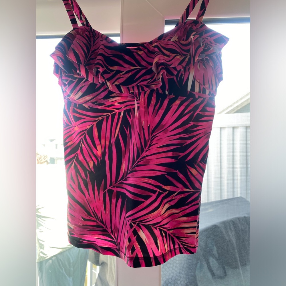Island escape tankini top